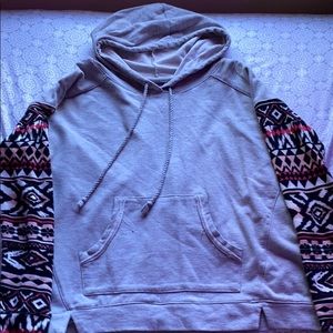 pattern sleeve sweatshirt
